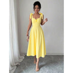 Livia – elegancka sukienka maxi z dekoltem karo