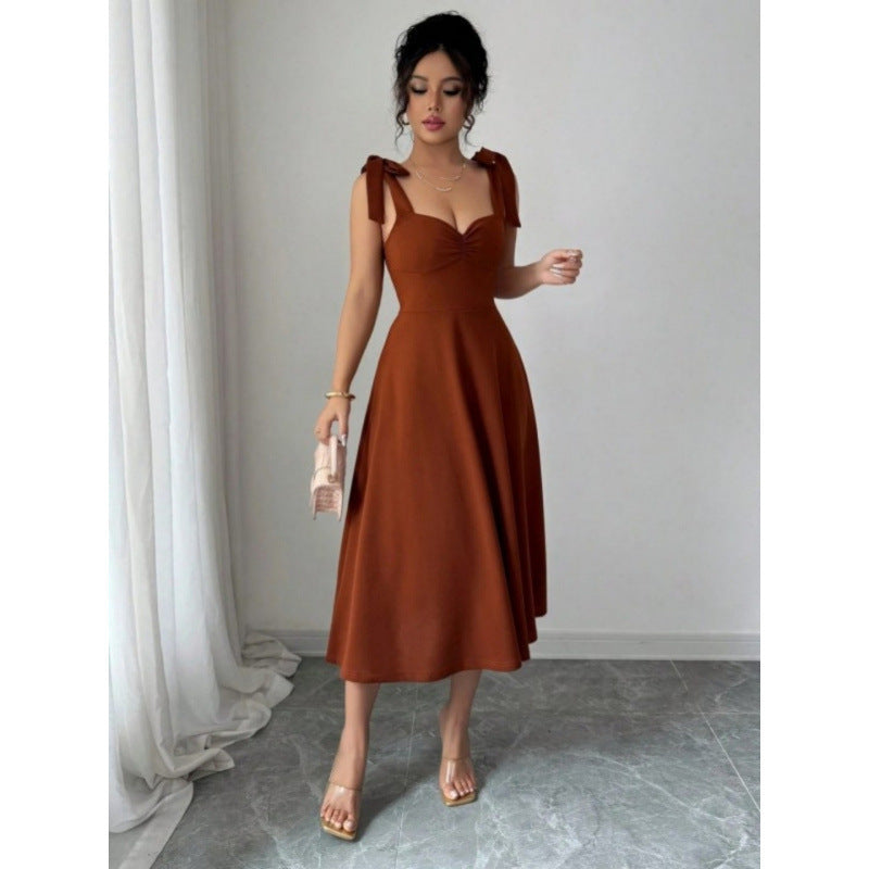 Livia – elegancka sukienka maxi z dekoltem karo