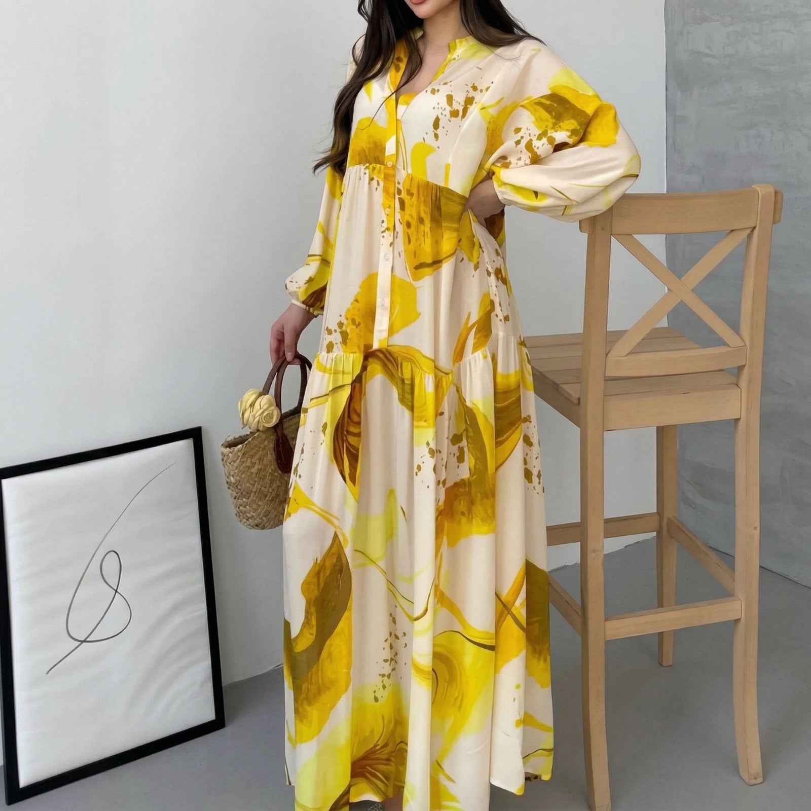 Kornelia – sukienka maxi z artystycznym nadrukiem i bufiaste rękawy