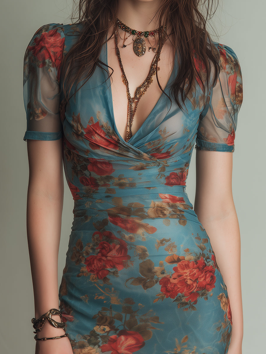 Boho sukienka mini z dekoltem w serek i kwiatowym nadrukiem