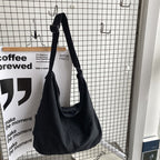 Funkcjonalna nowoczesna torebka typu crossbody